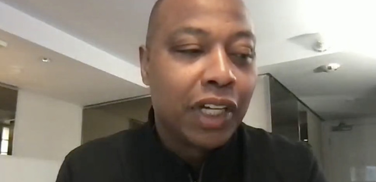 卡隆巴特勒在节目中谈到科比，他说：“你在媒体上听到关于他的那些冷酷、孤傲的传闻，