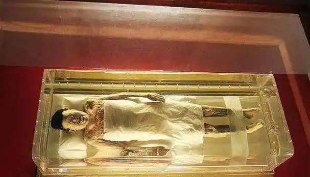 古代墓葬技术有多高？刘邦唯一没杀的异姓王，四百年后如睡着一般说起古代墓葬技术