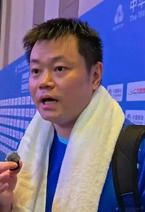 侯英超在节目里聊到，陈梦比赛前特地发微信找他，说想跟他练二十分钟。他一开始还愣了