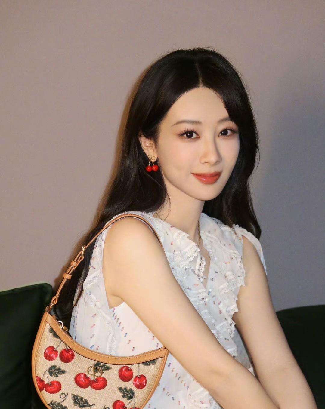 王晶太敢说了，杨紫不是天赋型，能有如今的观众缘，全靠踏实打磨。内娱真