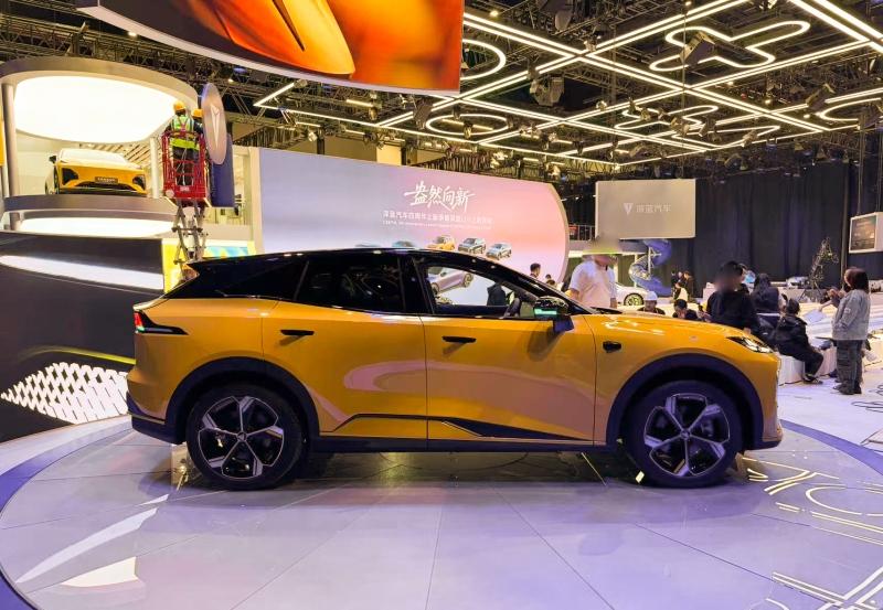 深蓝S07华为乾崑激光版北京车展亮相：15万级纯电SUV的智驾新选项座舱部分