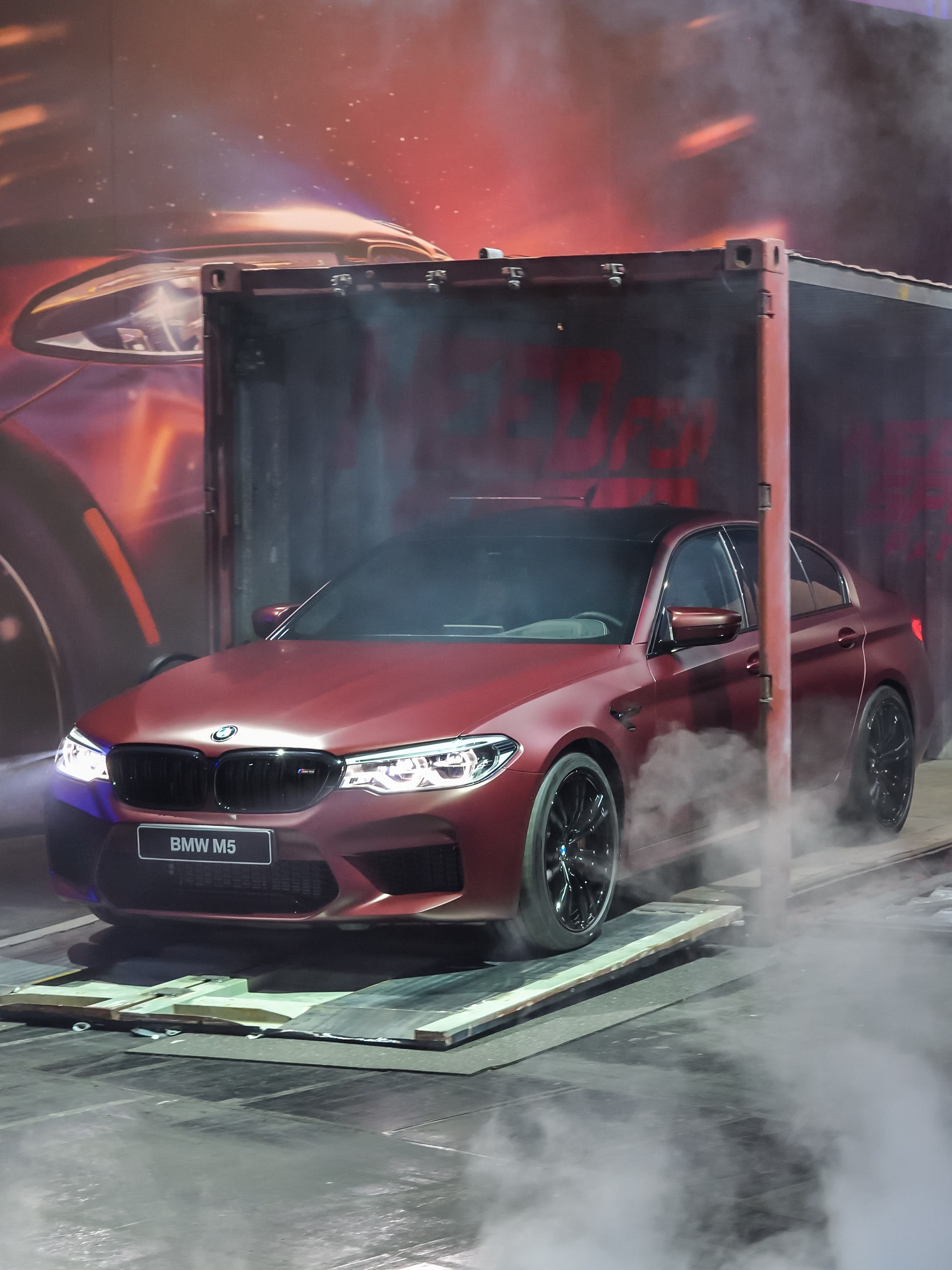 2017年8月，宝马发布了F90M5，并同期首发了纪念版FirstEditi