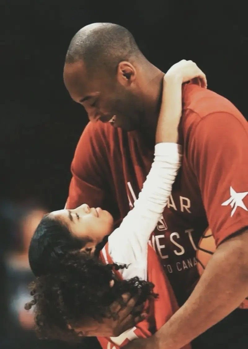 科比离世后留下40亿巨额遗产，亲生父母与妹妹却分文未得——这个看似“绝情”的安排