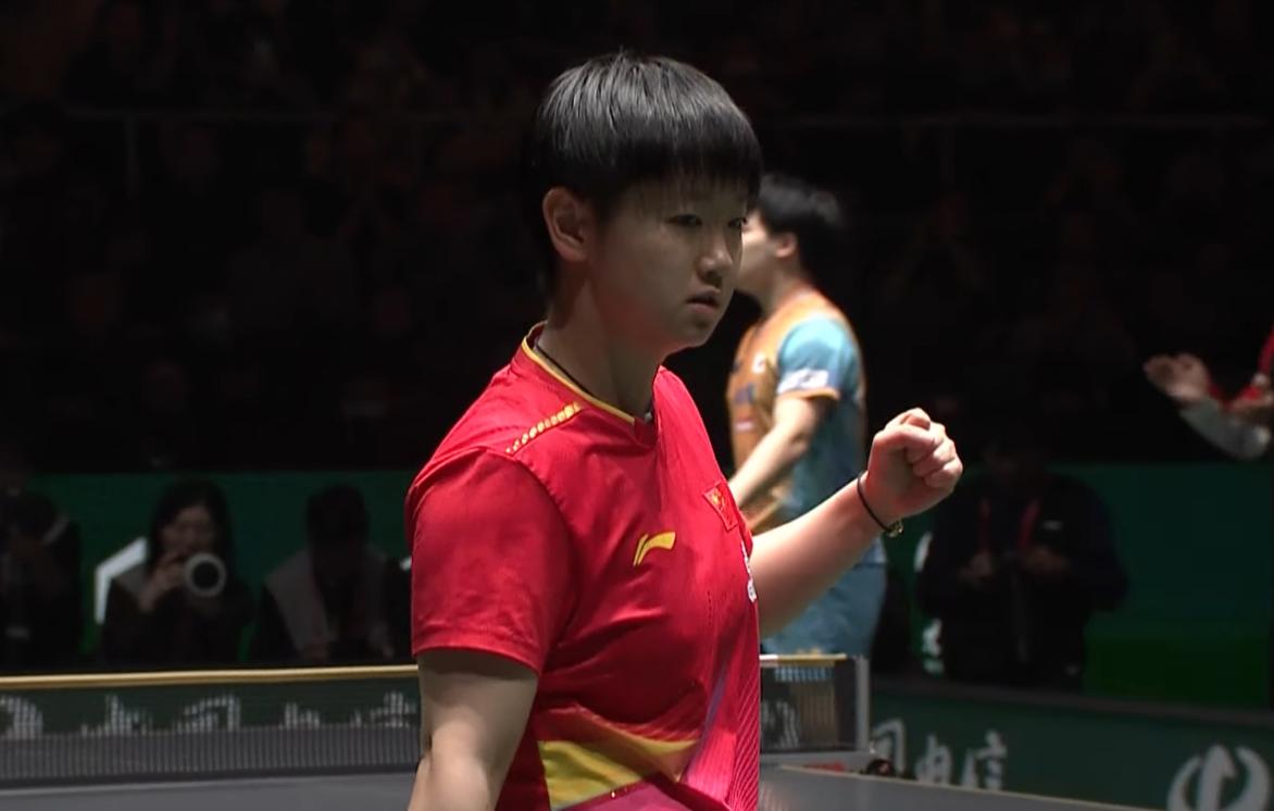 莎头打疯了，好久没见两人攥着拳头围着赛场跑了，前两局莎头11:4拿下，第三