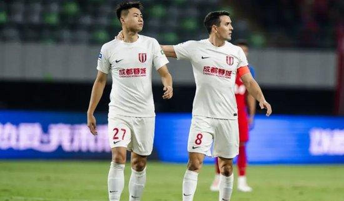 蓉城下赛季会不会更换主帅？海港曾经也下课过一位冠军主帅！好像是哈维尔，当时海港也
