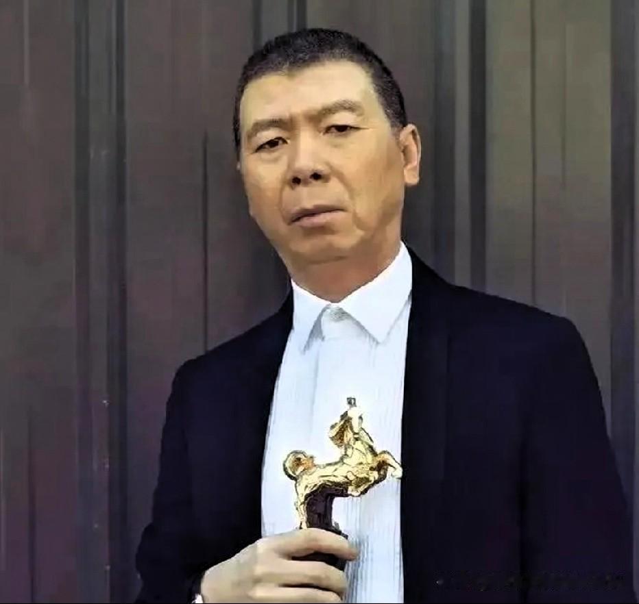 冯导想让演员分摊1.2亿亏损，这操作属实离谱到家！1.2亿的窟窿，拿雷佳音和