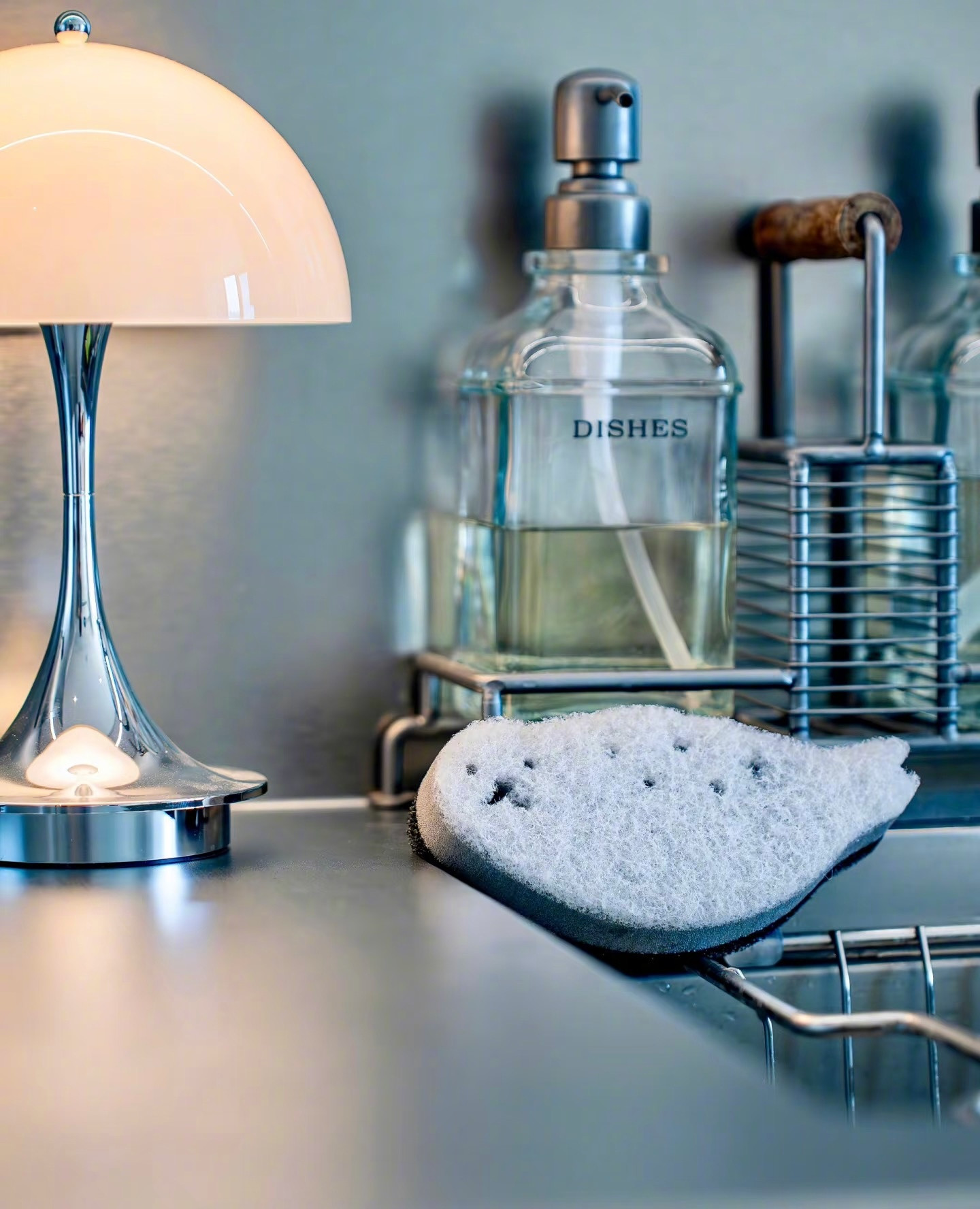 极简ins风的家，虽然又好看又高级感，但也不要缺少了烟火气摆上几只小摆件，家里一