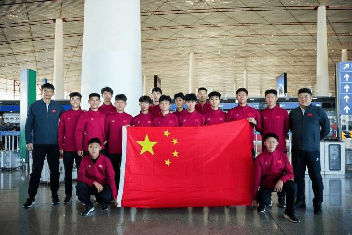 官方: 山东泰山U17队15名球员及教练将赴法国留洋一年