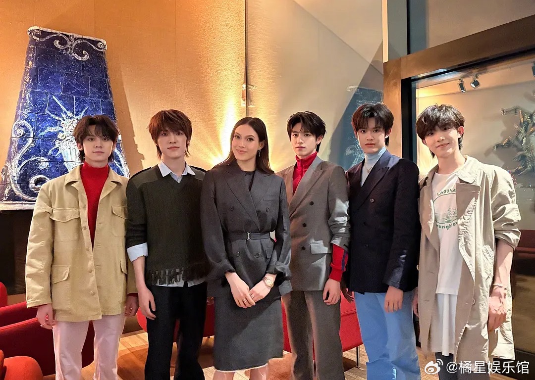 又给楼丝蹭到了，居然能和谷爱凌合影蹭到就是赚到