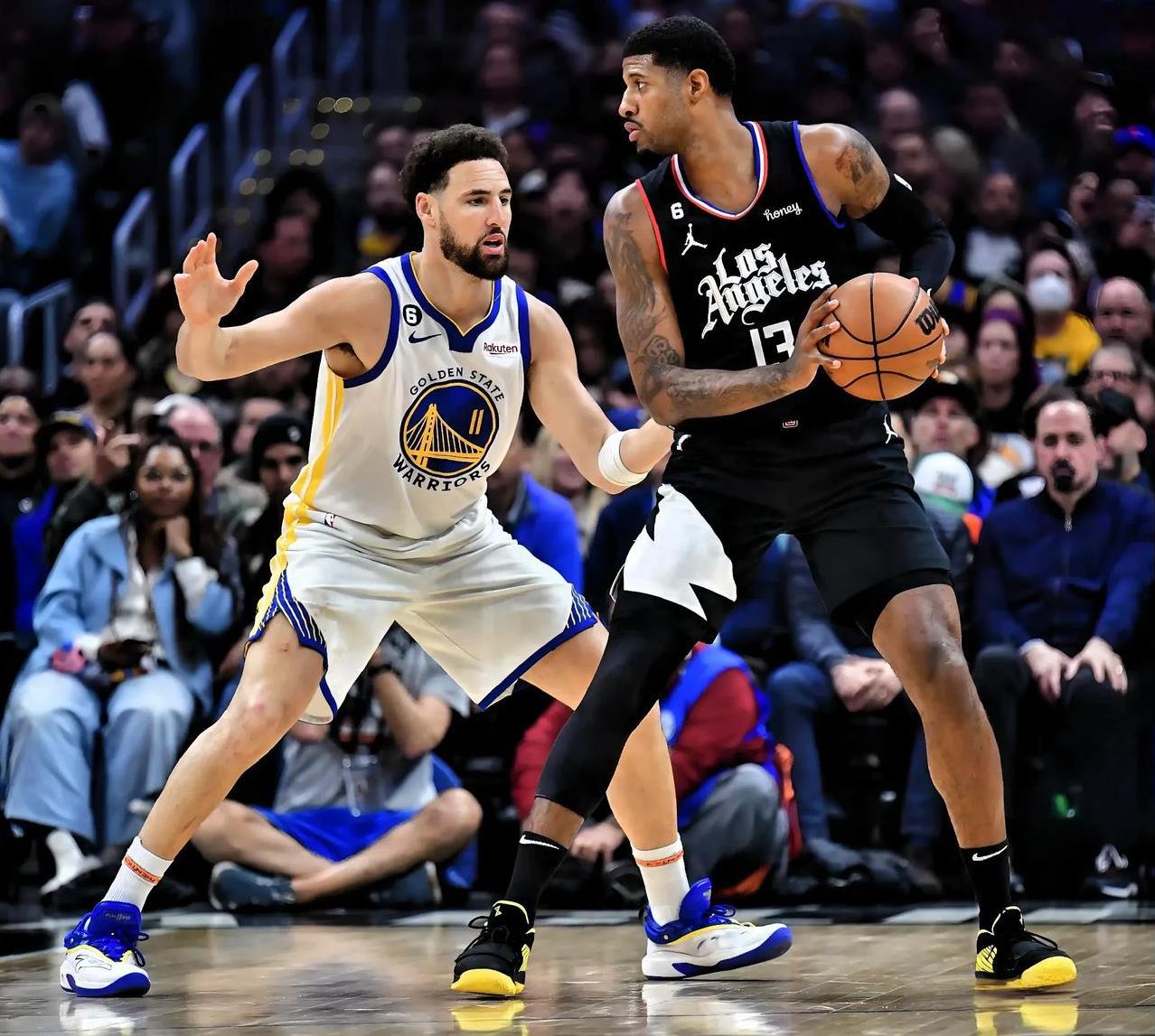 蒂格悟出惊人啊！前NBA球员杰夫-蒂格在播客节目中谈到乔治时表示：“乔治有可能