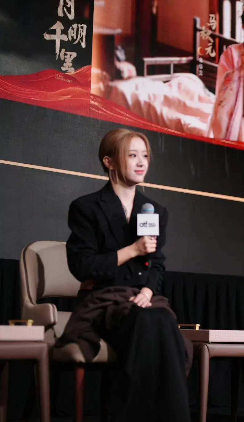 事实证明小白花长相不适合染黄毛