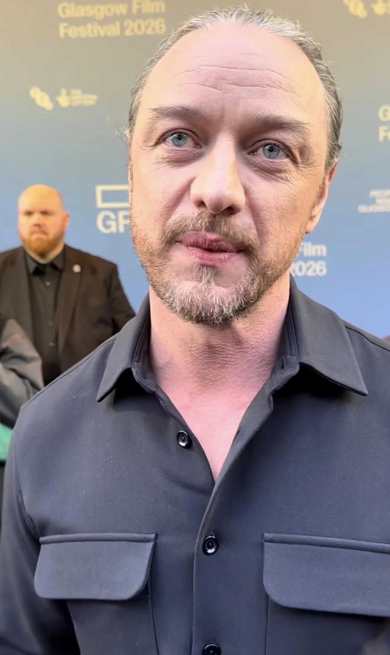 这是……一美？！天呐，他怎么成这样了[笑着哭]，差点没认出来啊，再婚之后断崖式衰