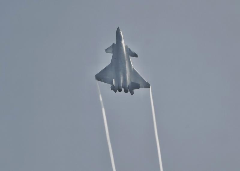 要说目前最先进的战斗机在哪个国家，美国和中国都有拿得出手的。美国的F-22“