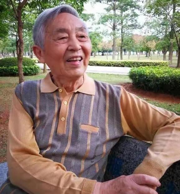 1970年，徐州一主任医生背着妻子，偷偷服用了4克毒性极强的曼陀罗花，殊不知正是