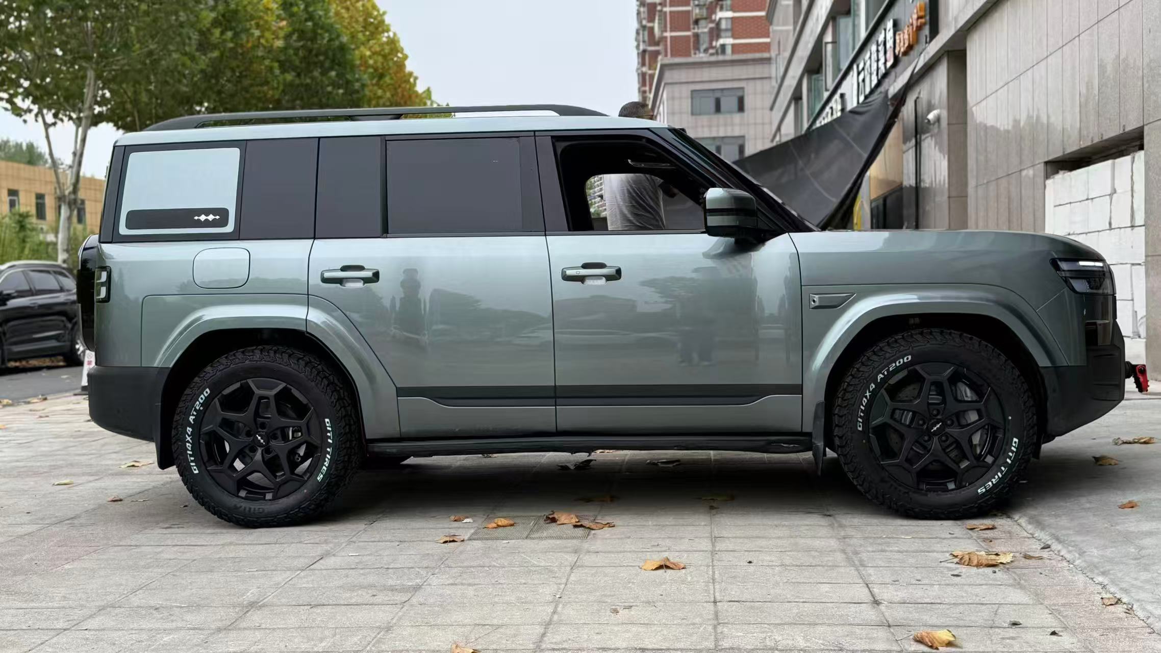方程豹钛七AT胎上车