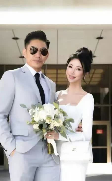 孔子第76代孙孔令奇在美国结婚，妻子厚唇大眼是大马名媛，两人网上认识​​​​