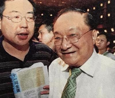 1983年，金庸宴请聂卫平，15只大闸蟹，聂卫平独享13只，金庸随后解雇了家政人