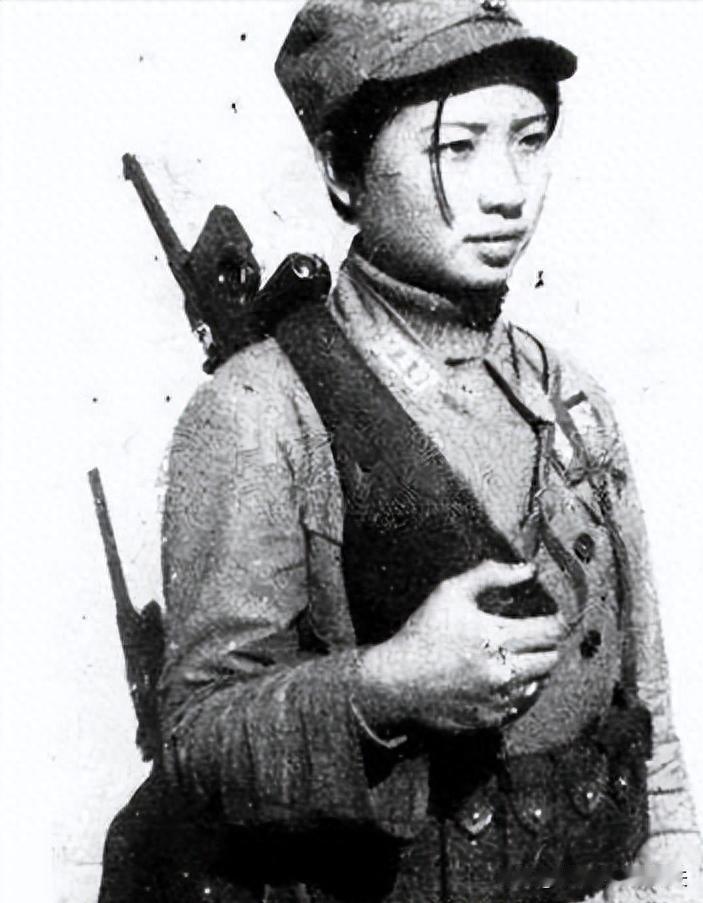 39岁母亲携子报考黄埔，一句反问破格录取，真实历史比剧本更动人！1938年