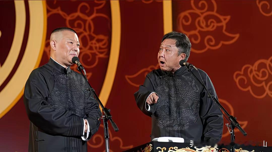 很多网友感慨，郭德纲武汉这次被立案调查，并不是一件突如其来的意外，此前已经接连发