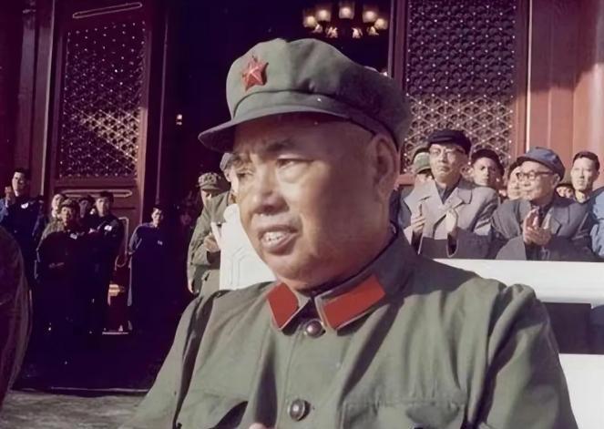 秘书拿来了许世友一个月的工资，许世友连头也没抬就说“还是老规矩，给我娘寄30元，