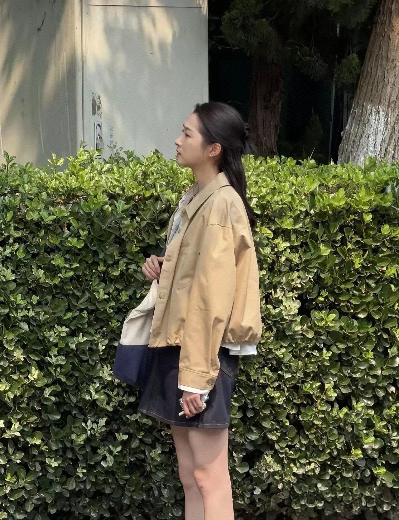 很多人想娶关烧彤？开玩笑，她怎么长都像邻家小妹，没有谈恋爱的冲动。