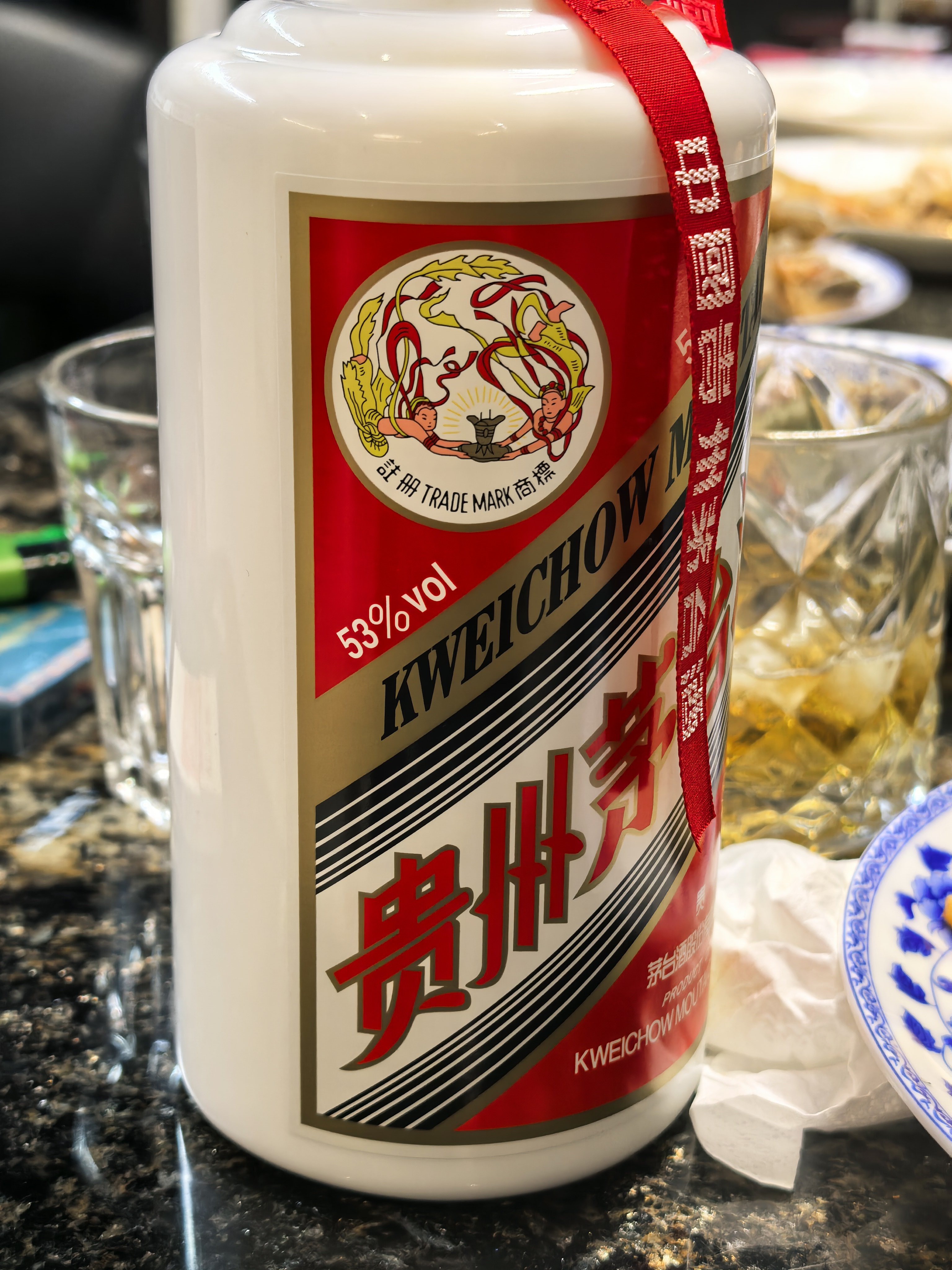 喝酒不？不喝！14亿人群中，我唯独约了你一人，别不识好歹。马上到！老表说…
