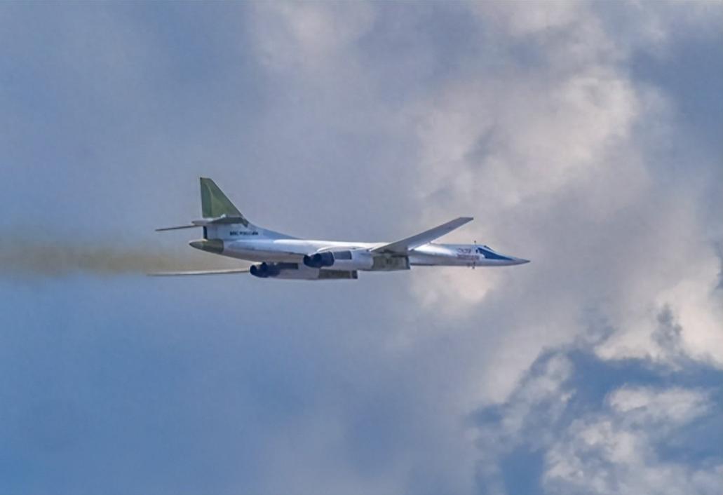 俄罗斯空天军抛出重磅官宣！5月11日，沉寂雪藏五年的图-160M“彼得