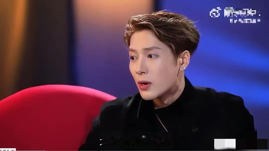 王嘉尔，这是娱乐圈最敢说的男明星吧！在一档采访中，面对主持人问到心仪姑娘的时