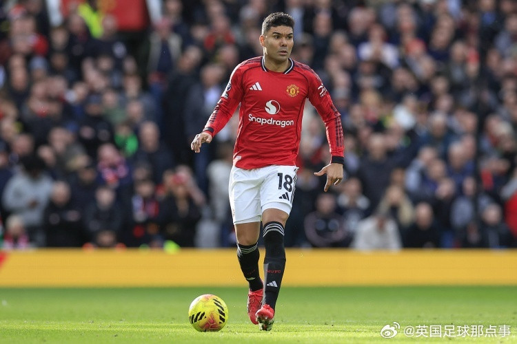 阿斯报：曼联计划在卡塞米罗今夏合同到期离队后，投入约2亿欧元补强中场。曼联已考察