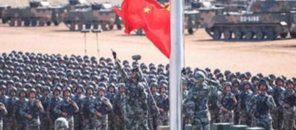 其实历史早就给过答案，1931年的东北三省一夜间丢失，1937年的卢沟桥战火骤起