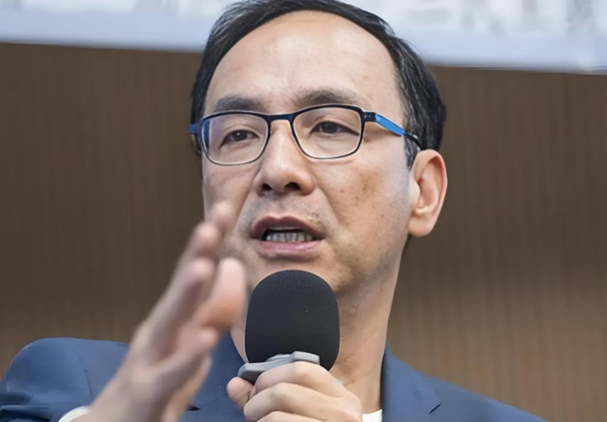 朱立伦“双十节”喊话里的门道：护着“中华民国”招牌，本质是想“拖统”！