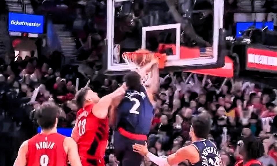 本场之前，快船战绩为8胜21负，而开拓者为12胜18负。这场直接对话对快船冲击附