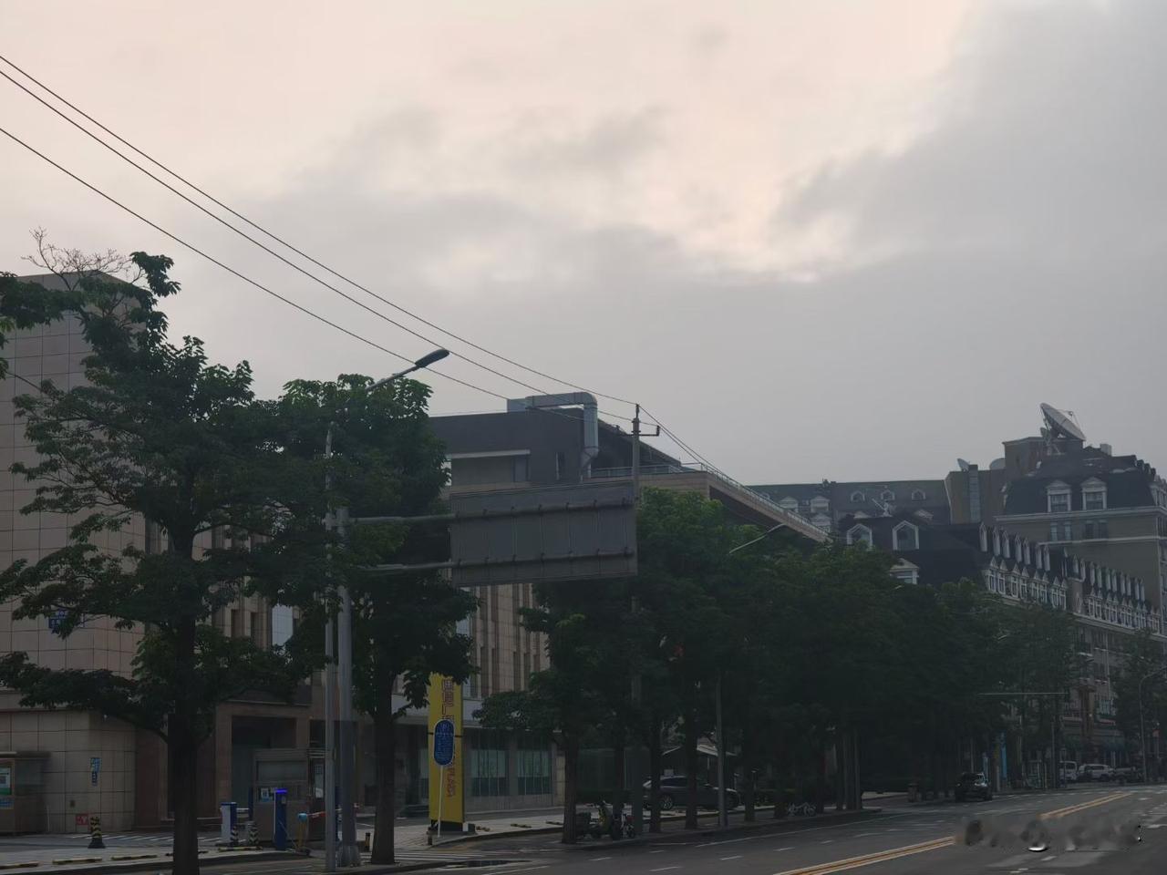 a股指数，特别是沪指，七月见大底的概率还是存在的，七月下影线阴线，八月中大阳反