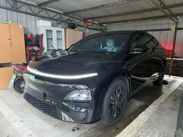 小鹏g6提车分享对比了深蓝，比亚迪，零跑等一众比较火热的车款，最后试驾了小鹏g