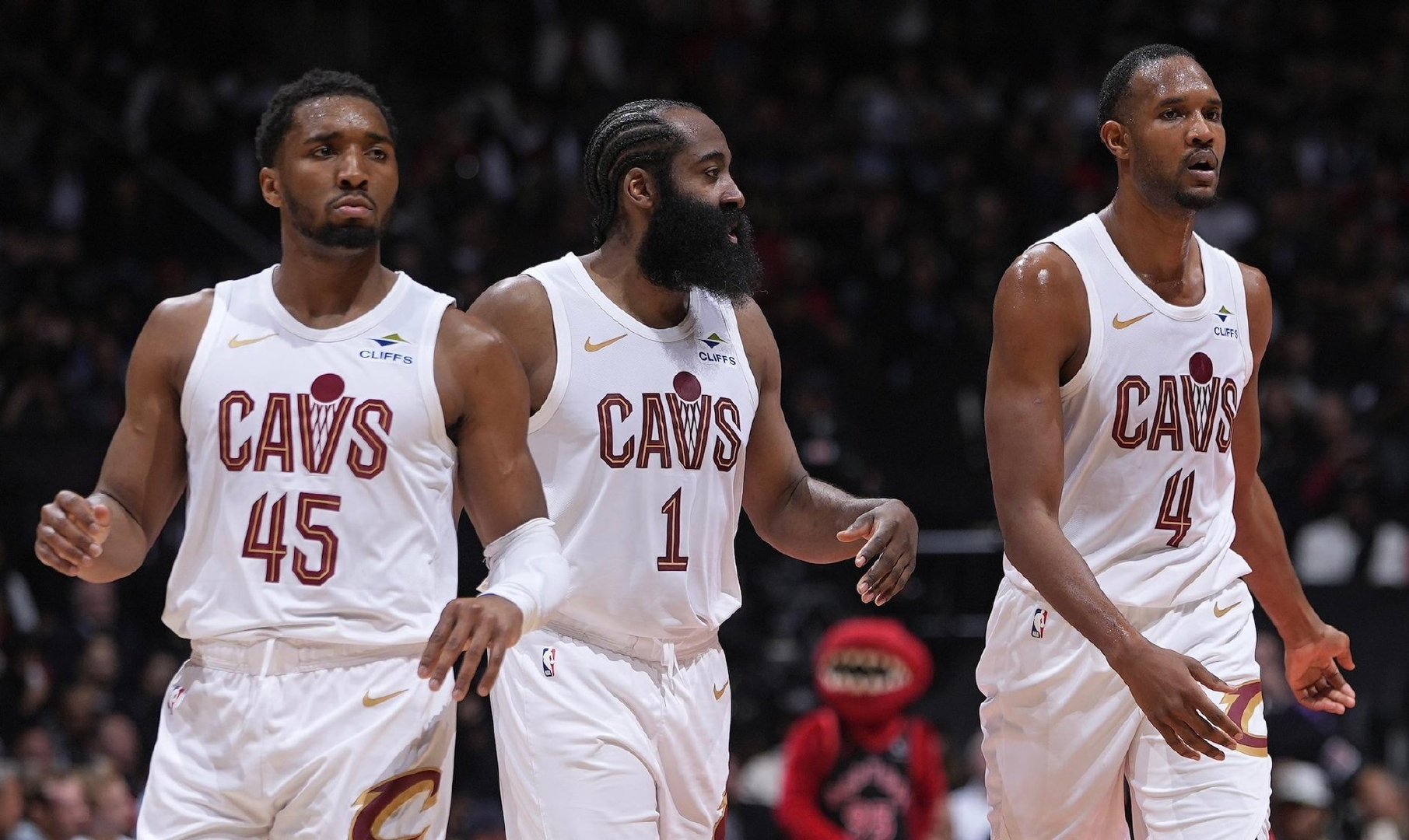 骑士全队NBA2K27能力值一览：•米切尔‑93•哈登‑87•莫布里‑87•阿伦‑85•沃特森‑79