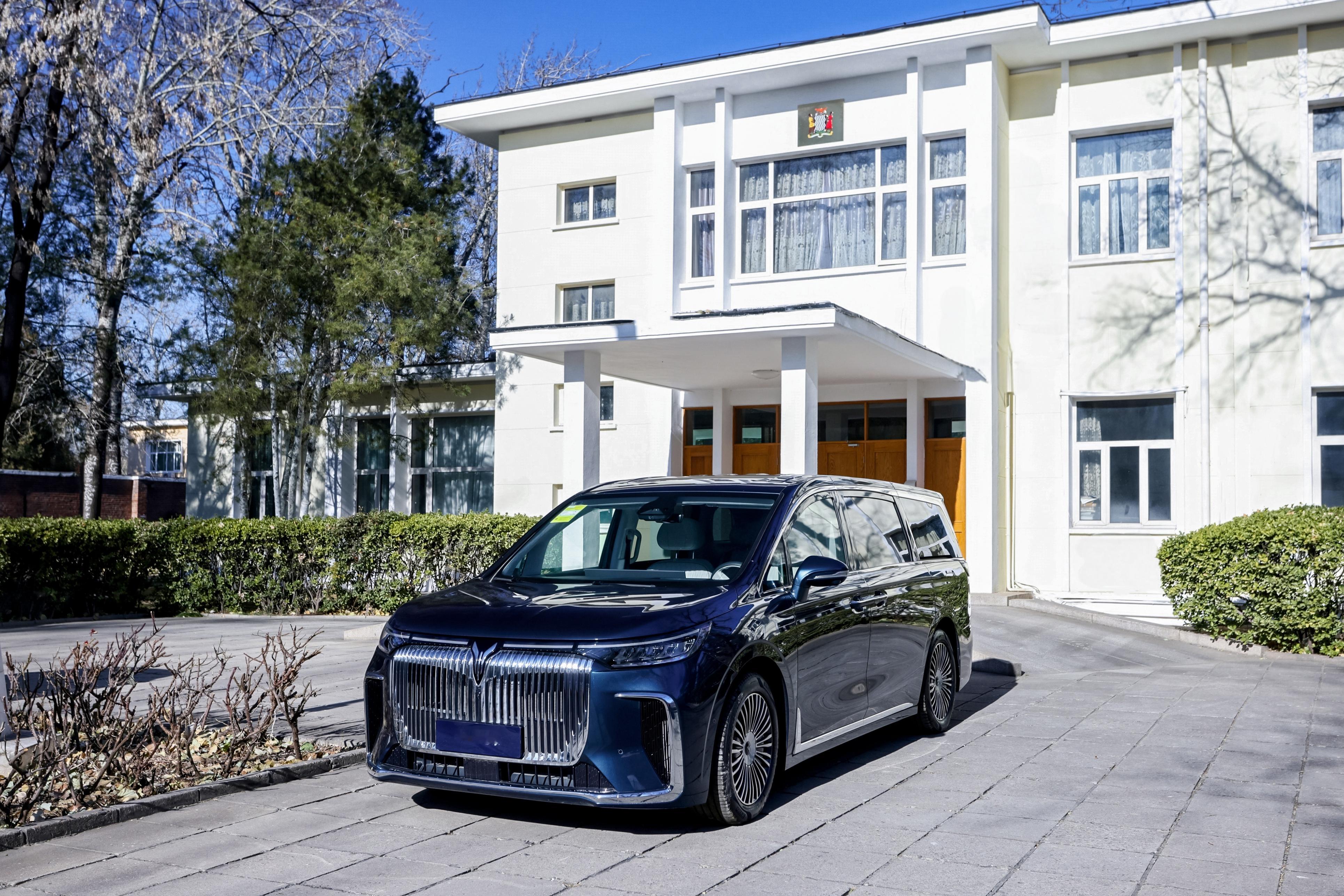 各国驻华大使馆的官方用车这个赛道，岚图梦想家是不是开拓的最成功的，岚图梦想家正逐