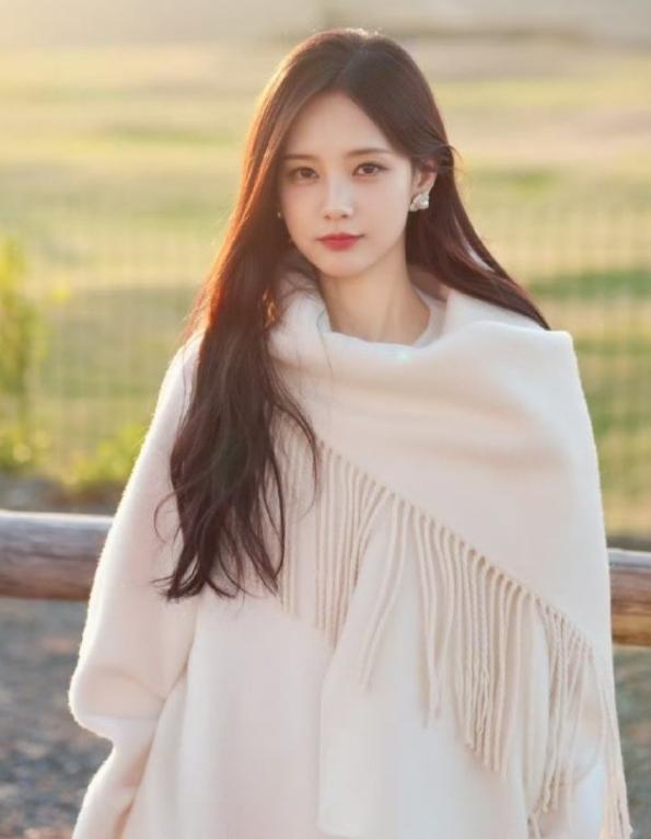 李一桐即将无缝进组李一桐的《美人余》刚刚官宣杀青，下个月即将进组《金枝》，搭档