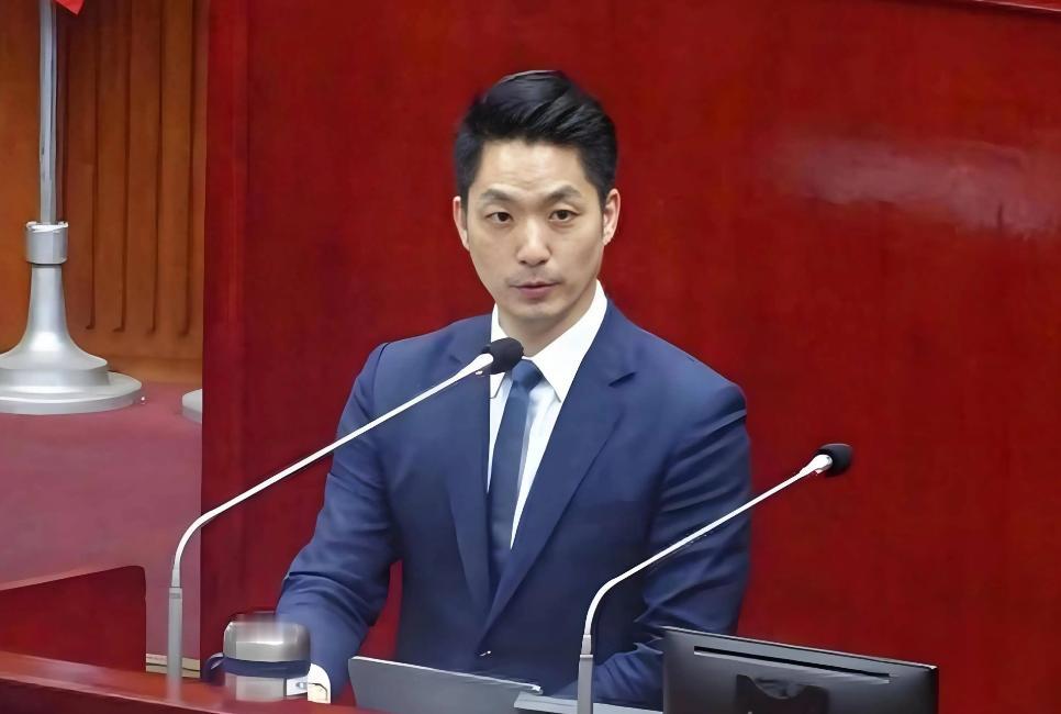 蒋万安称“我是台湾市市长”，赖清德直接急眼了最近，美国极限攀登高手艾利克斯·