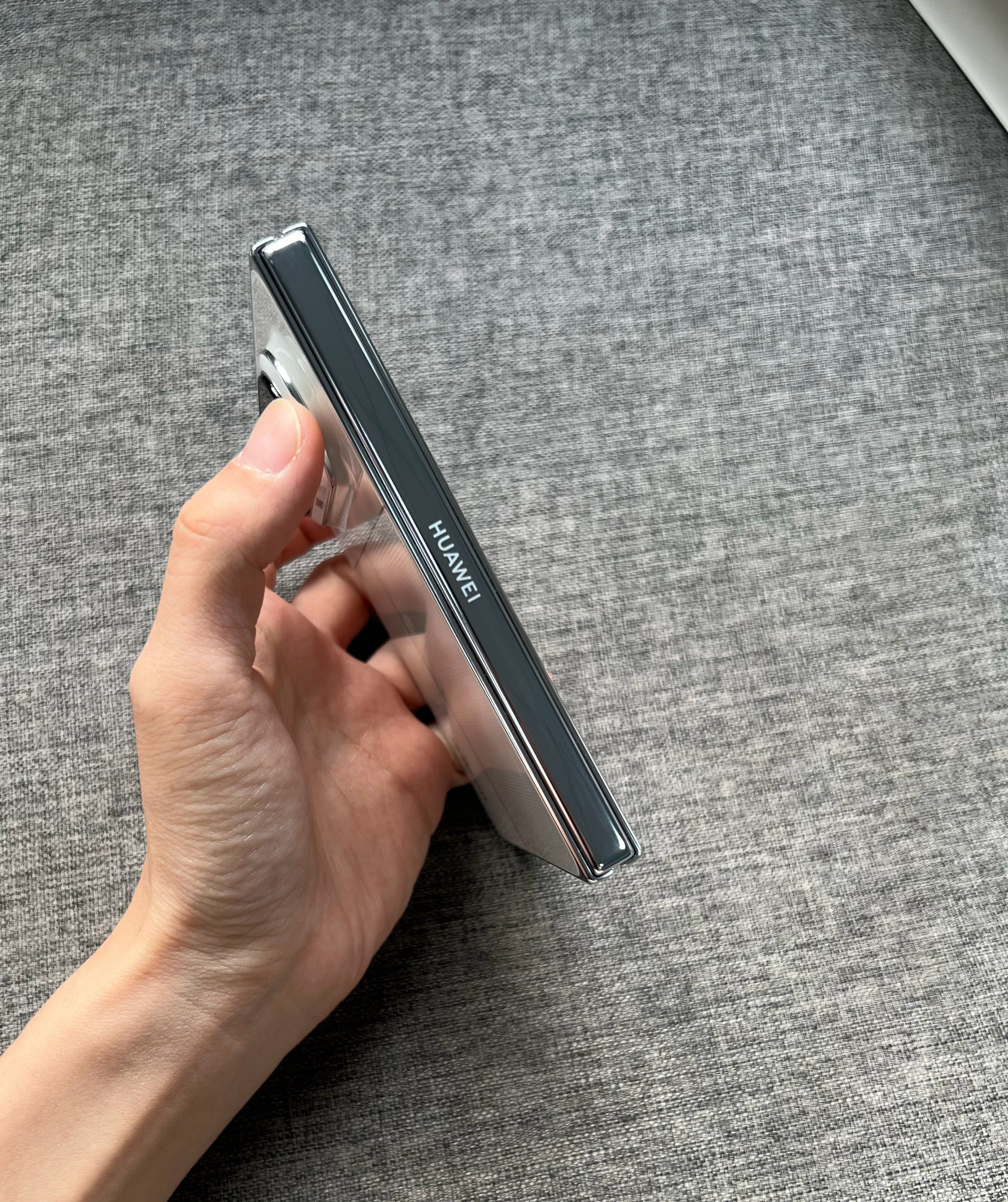 华为PuraXMax典藏版16+1TB零度白，98新全套。屏幕完美，中