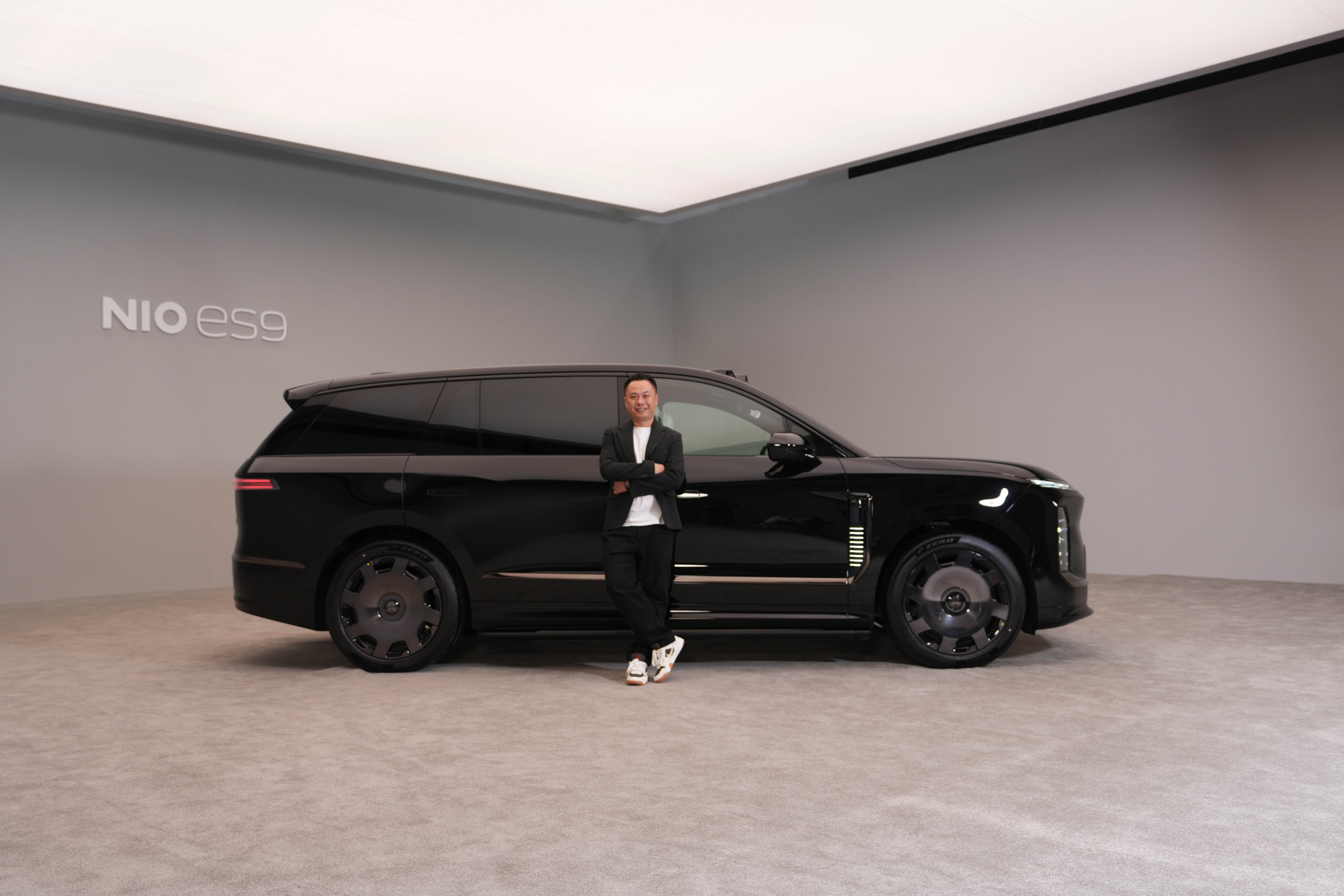 蔚来es9黑武士版，尤其是这个22寸轮毂，太好看了。蔚来