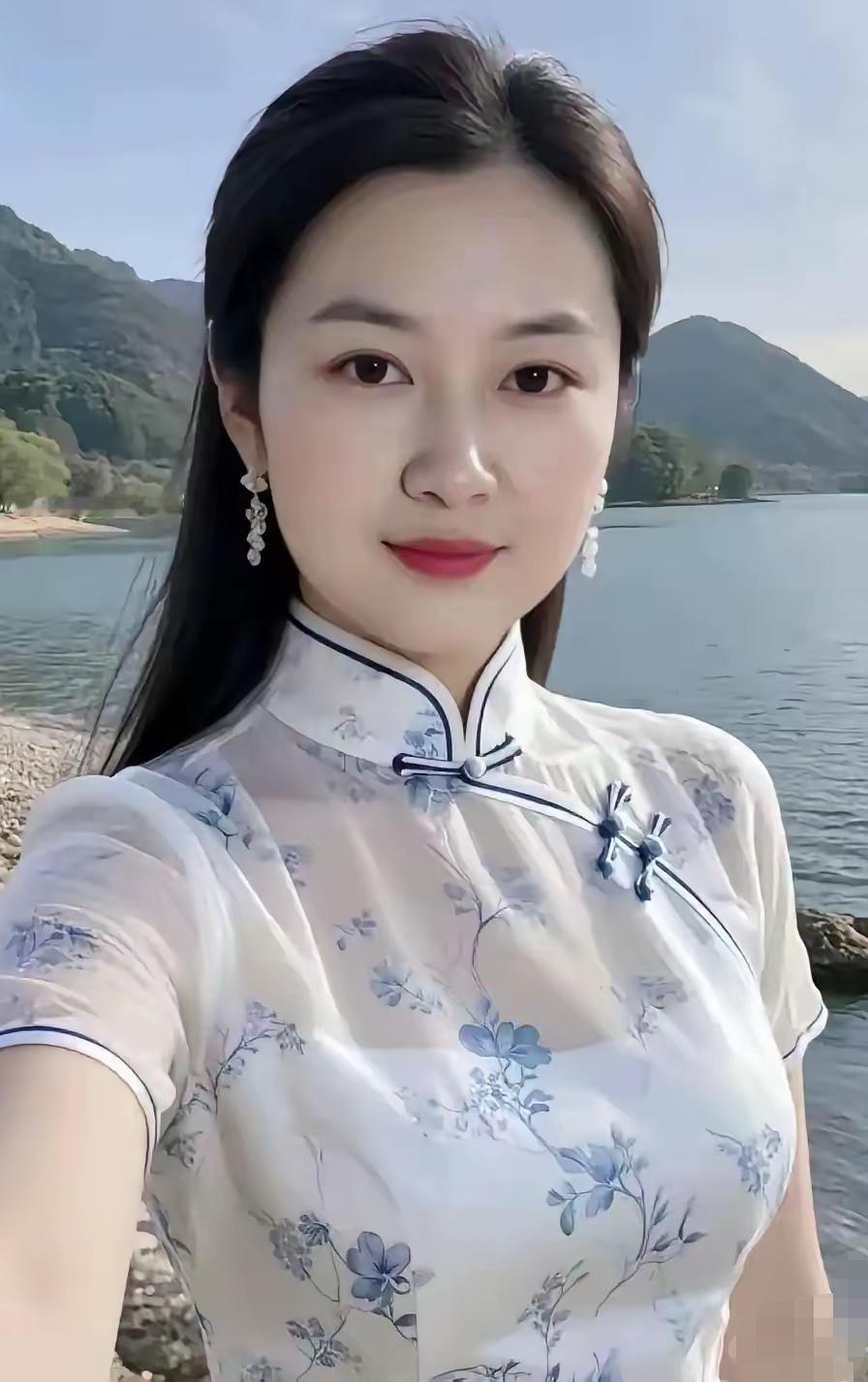 颜值出众福气满满，旺夫有涵养