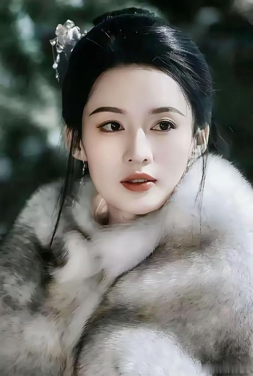 34岁李沁不结婚真相：不是没人要，而是这3个原因让她不愿将就！家人们谁没好奇