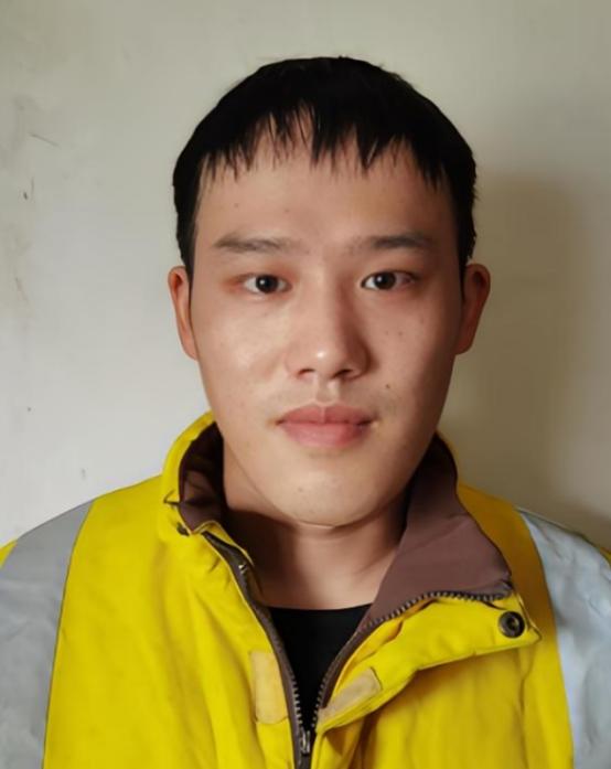 2018年，浙江杭州，21岁外卖小哥接到一订单，订单上备注：别放门外，请