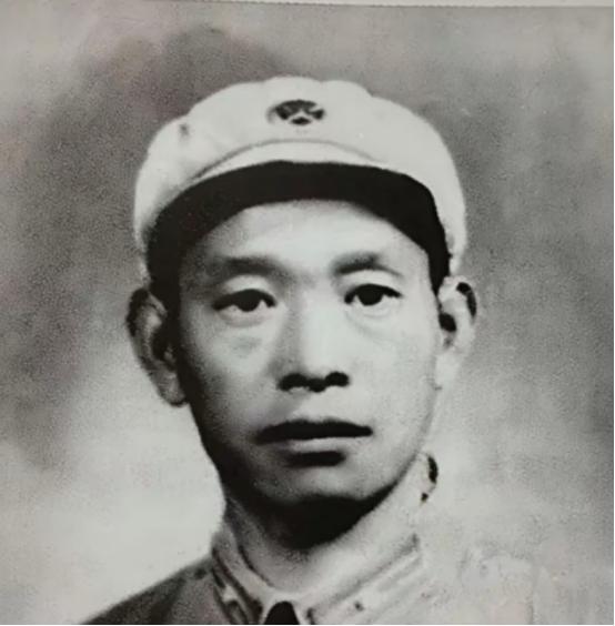 1938年，八路军破坏京汉铁路三个月毫无进展，连长正发愁时，一小兵毛遂自荐：“连
