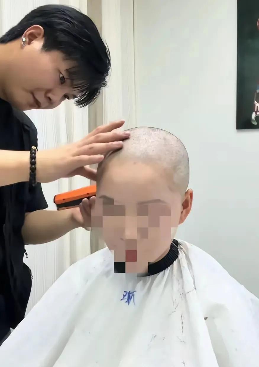 红尘是最好的道场。失恋了就出家寺庙就这么随便的可以出入吗[扁嘴]