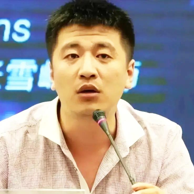 贾浅浅论文抄袭再翻车，张雪峰的话狠狠应验了！这波热搜看得人心里堵得慌，西北大