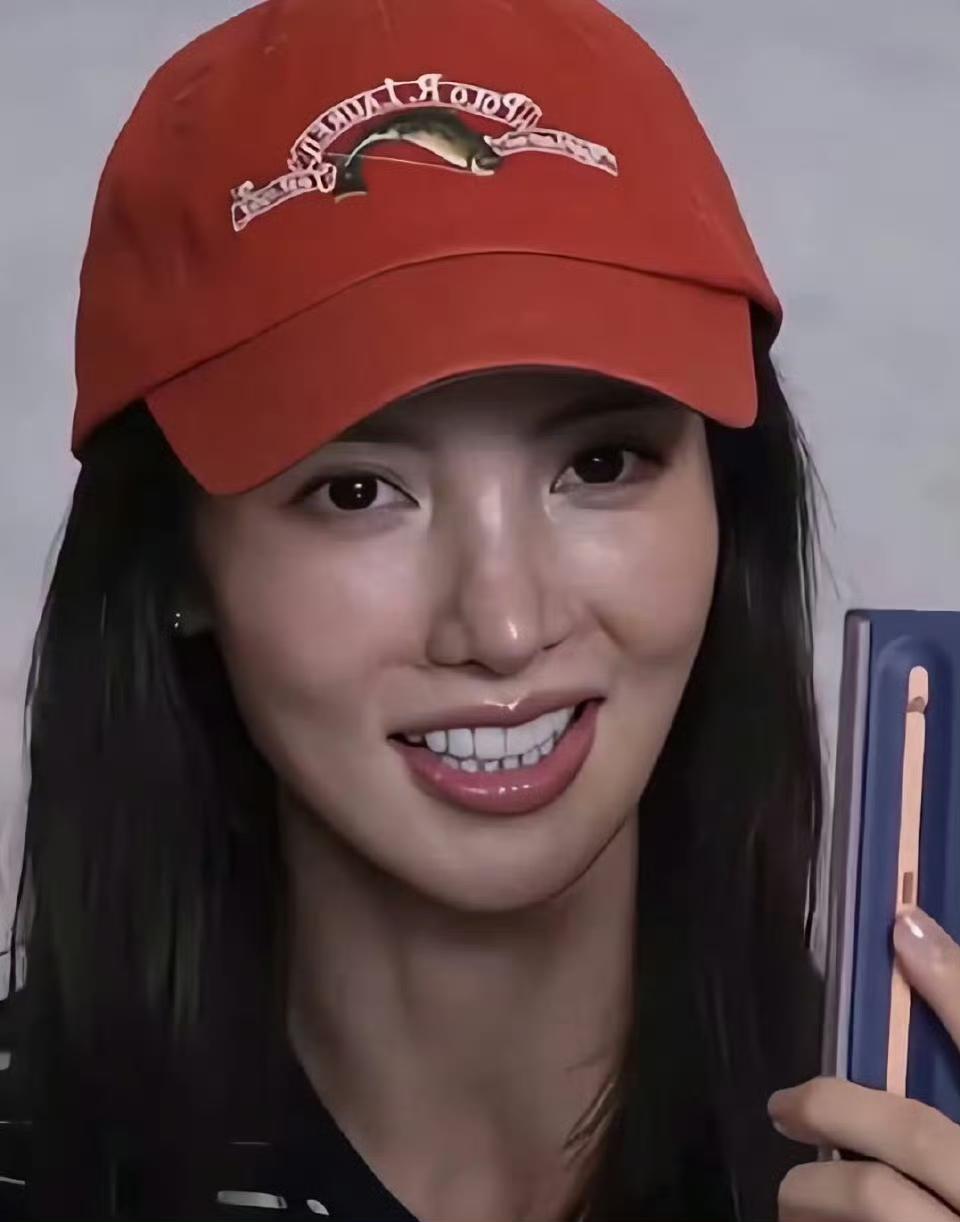 金晨这公关，是真的好牛！前一天还因为“肇事逃逸+助理顶包+疑似骗保”炸上热