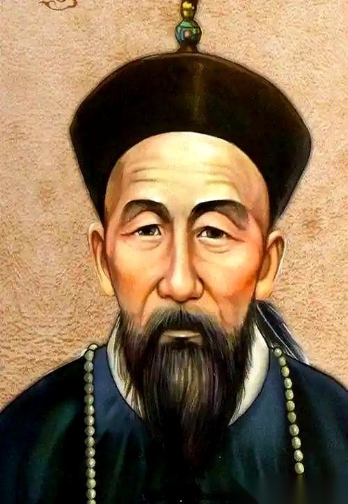 翻阅晚清名臣曾国藩留下的史料，你能看到一个被捧上神坛的男人最狼狈的瞬间。这位两江总督、后世眼里的“完