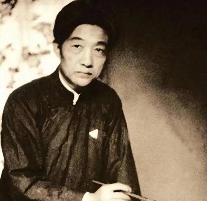1937年，徐悲鸿在香港时，遇到一个德国人售卖四箱古画，当徐悲鸿看到第三箱时，突