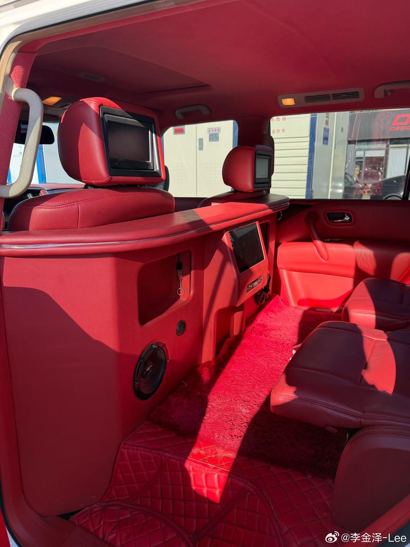 QX56卖5万8都以为够便宜了直到看完内饰后，卖3万8我都嫌弃贵[doge]​
